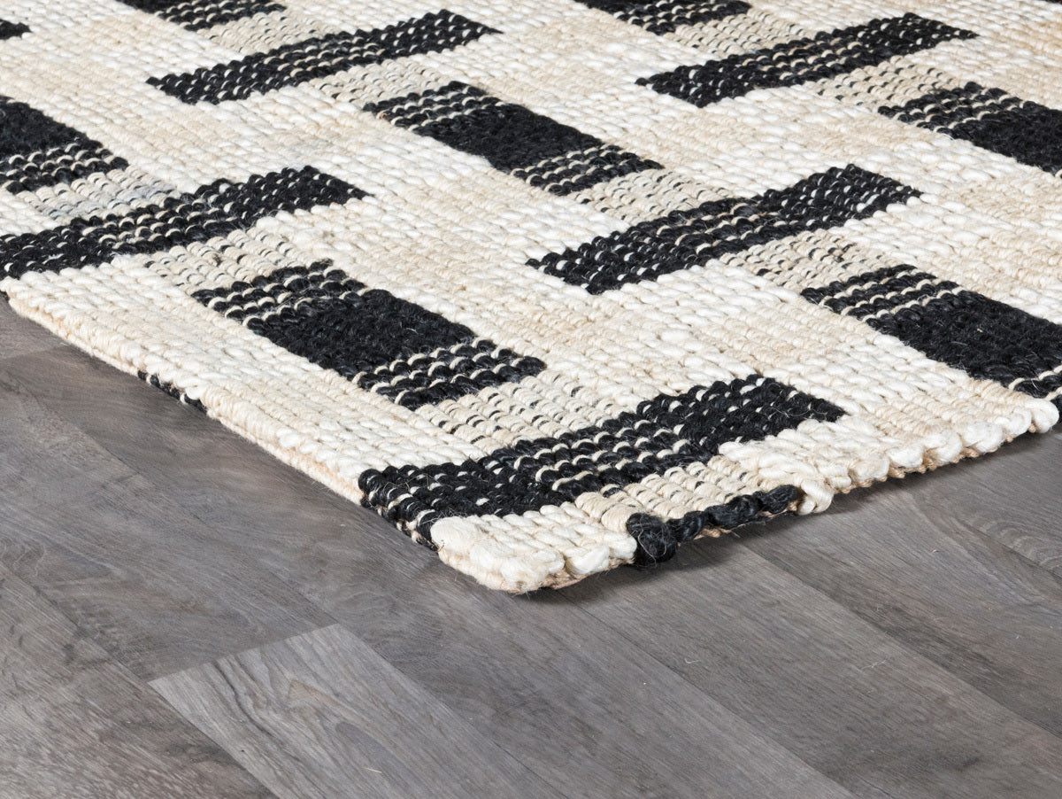 Preston Rug - Ivory/Black