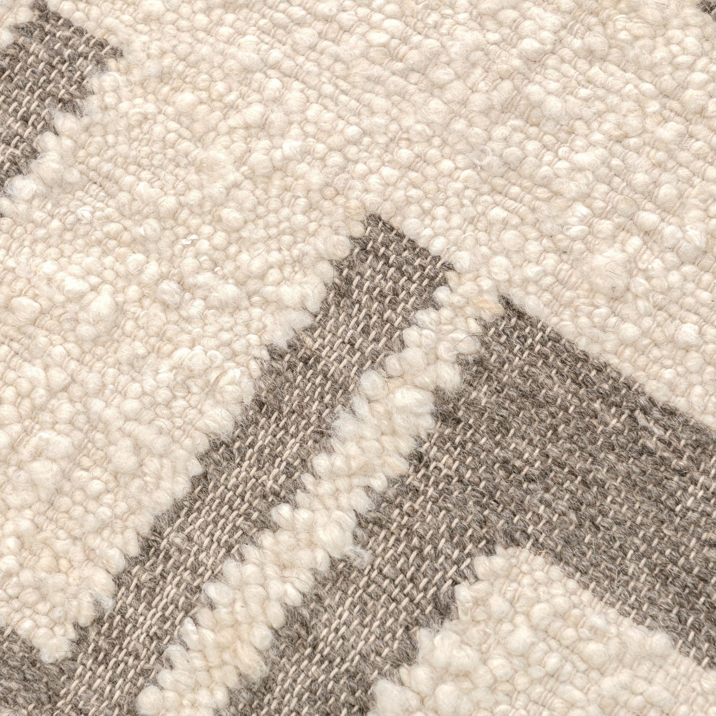 Kavala Rug - Charcoal/Ivory