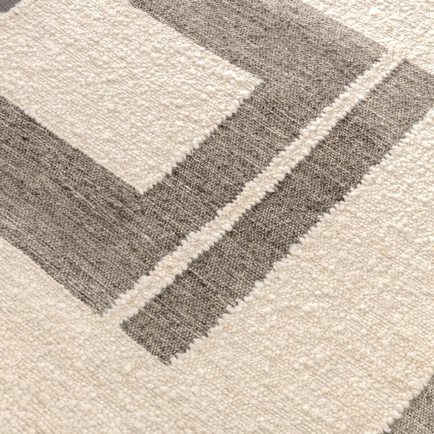 Kavala Rug - Charcoal/Ivory