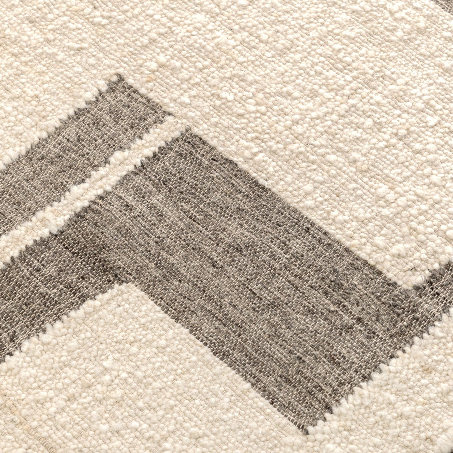 Kavala Rug - Charcoal/Ivory