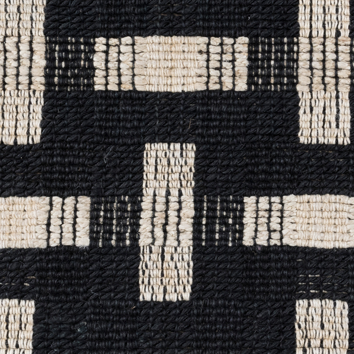 Preston Rug - Black/Ivory
