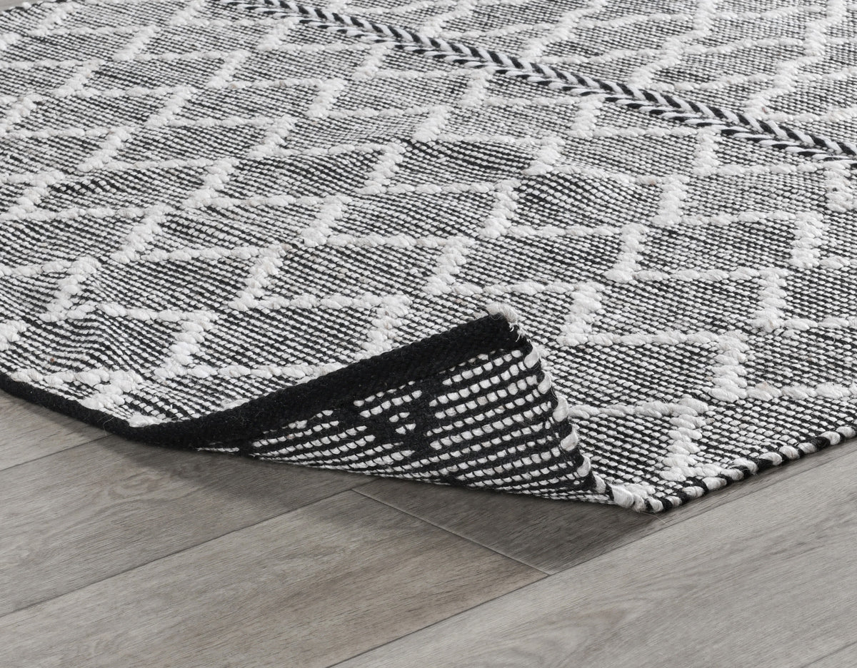 Indoor/Outdoor Sonora Rug - Black/Ivory