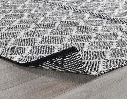 Indoor/Outdoor Sonora Rug - Black/Ivory
