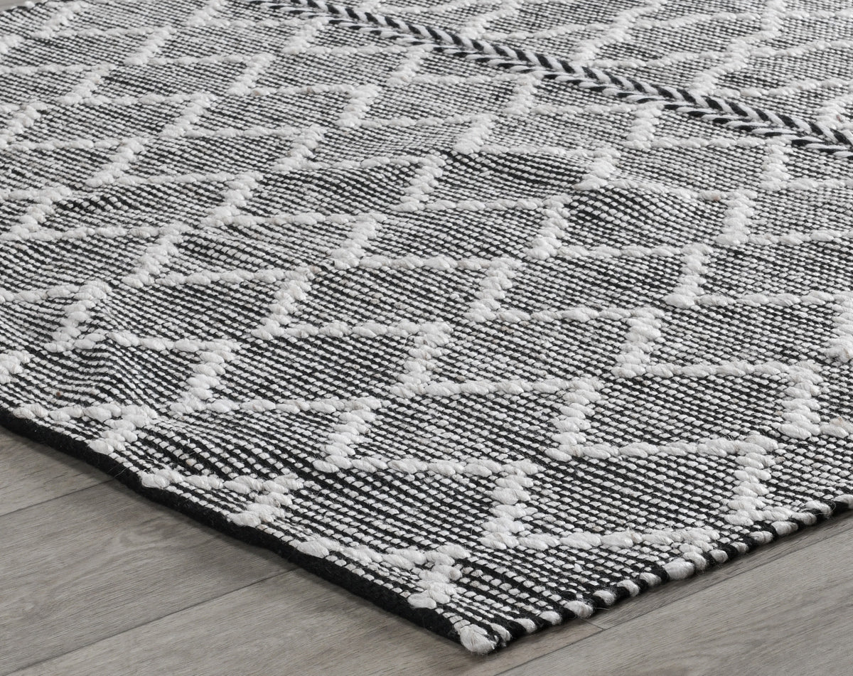 Indoor/Outdoor Sonora Rug - Black/Ivory