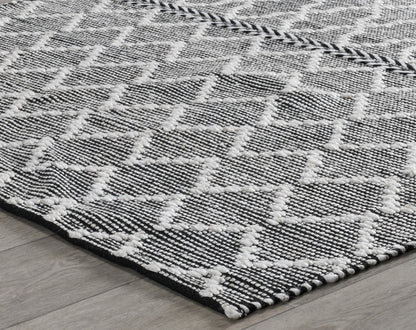Indoor/Outdoor Sonora Rug - Black/Ivory