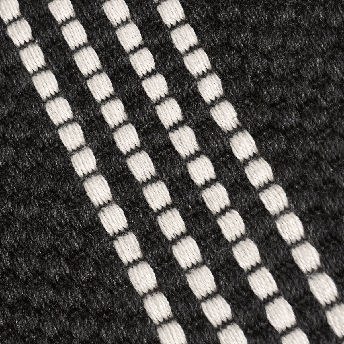 Performance Sorrento Stripe Rug - Charcoal/Ivory