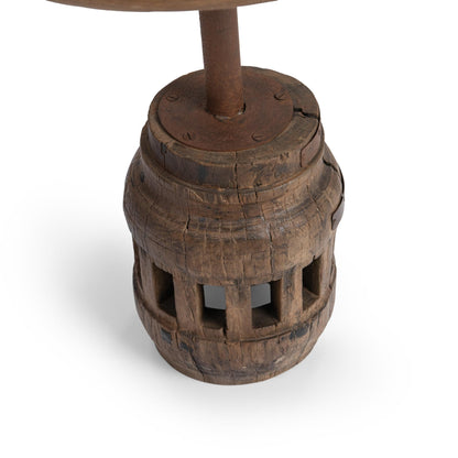 Amira 18" Medium Round Accent Table