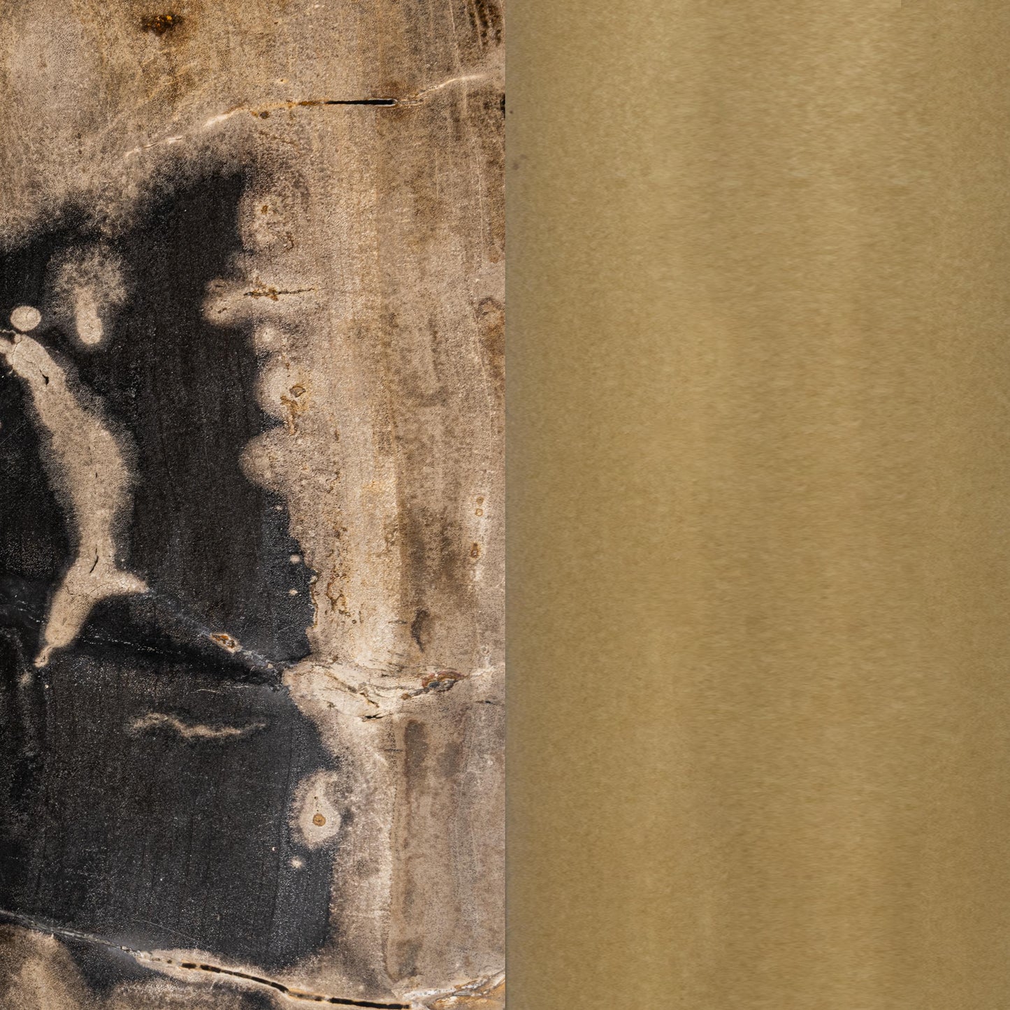 Jordyn Round Large Accent Table - Molten Husk