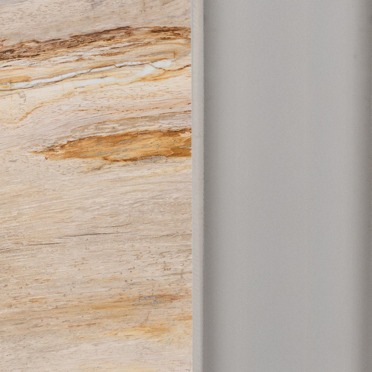 Jordyn Round Medium Accent - Table Sepia Vein