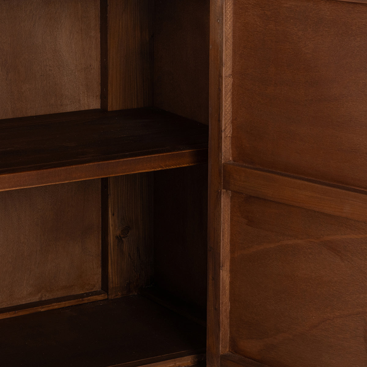 Wolden 4Dr Buffet - Antique Beige