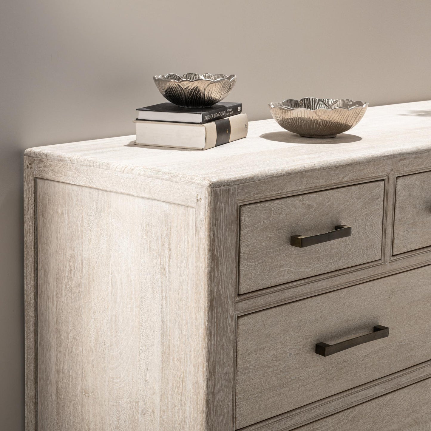 Westmont 9Dwr Dresser - Creamwood
