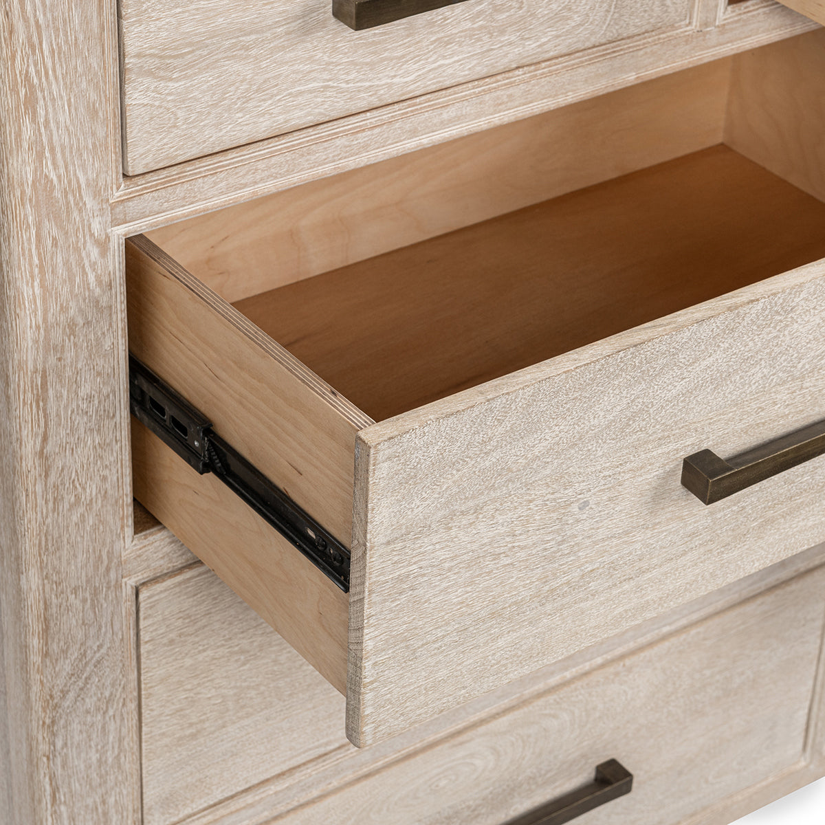 Westmont 9Dwr Dresser - Creamwood